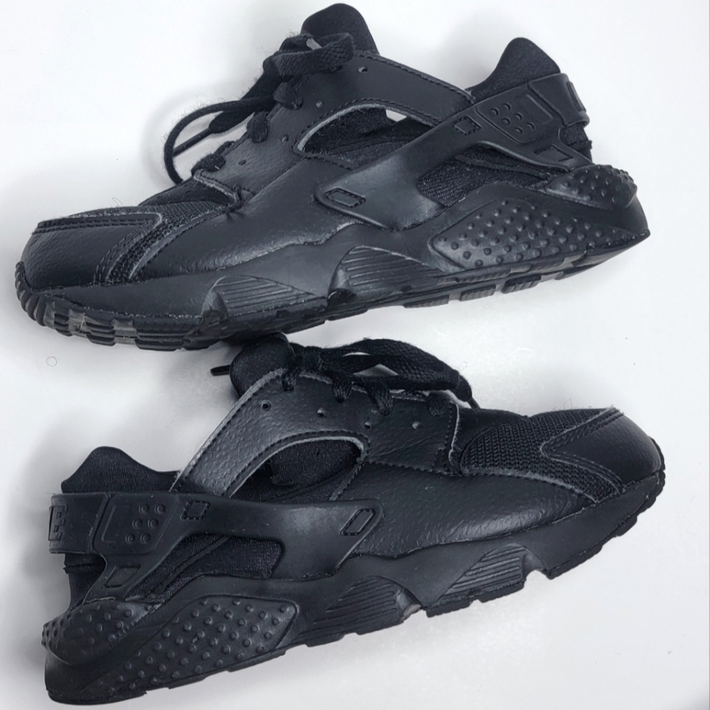 Kids Black Nike Huarache Sneakers